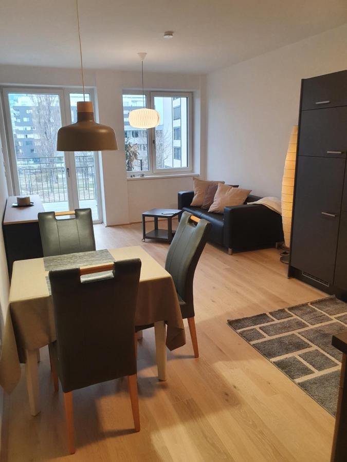 Kahlenbergblick Im Viertel Zwei Viena Exterior foto