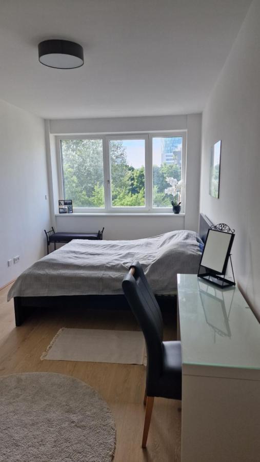 Kahlenbergblick Im Viertel Zwei Viena Exterior foto